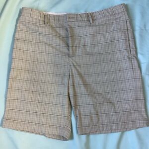 Greg Norman Men’s Khaki Plaid Golf Shorts Size 38
